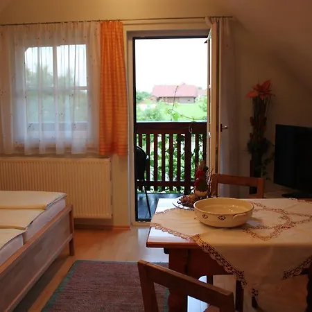 مزرعة للإقامة Buschenschank Orsl